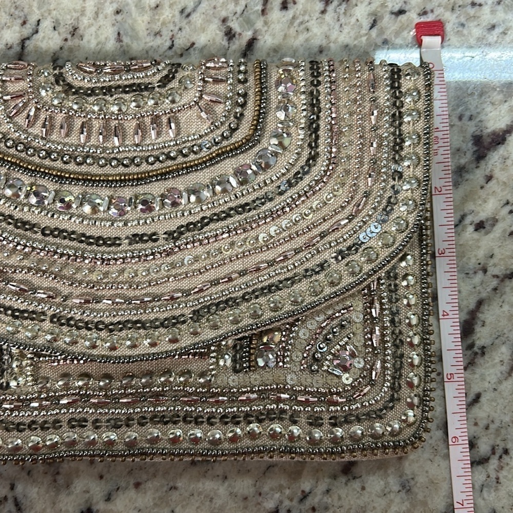 2 Chic Beaded Clutch. NWT - Picture 4 of 14